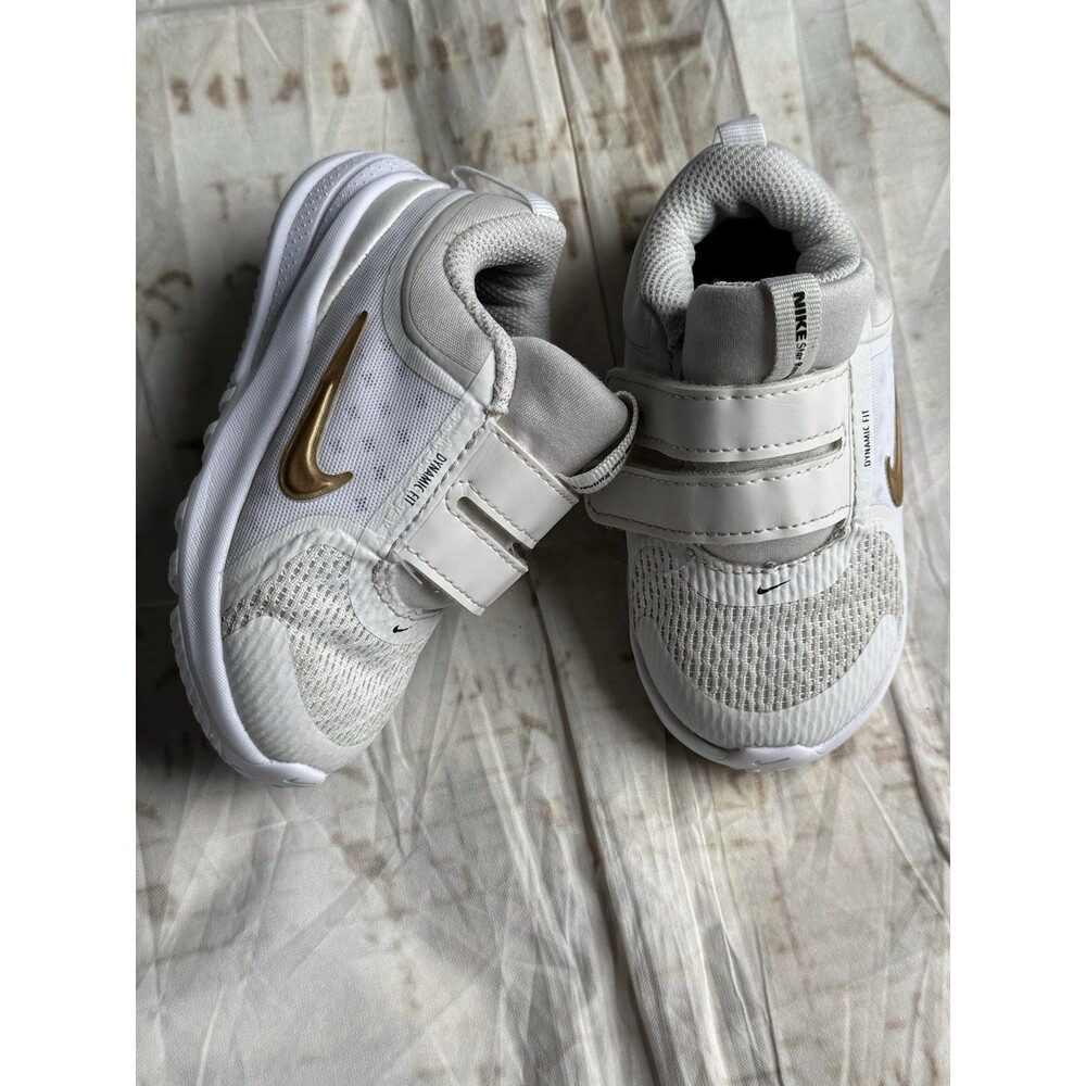 Nike Star Runner Toddler Hook & Loop Low Top Mesh Sneakers White/Gold 6C Clean